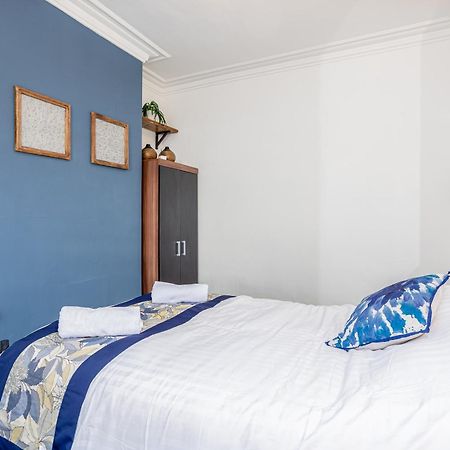 Coronation House By Yourstays - 3 Bedroom House In Newcastle-Under-Lyme Stoke-on-Trent Luaran gambar