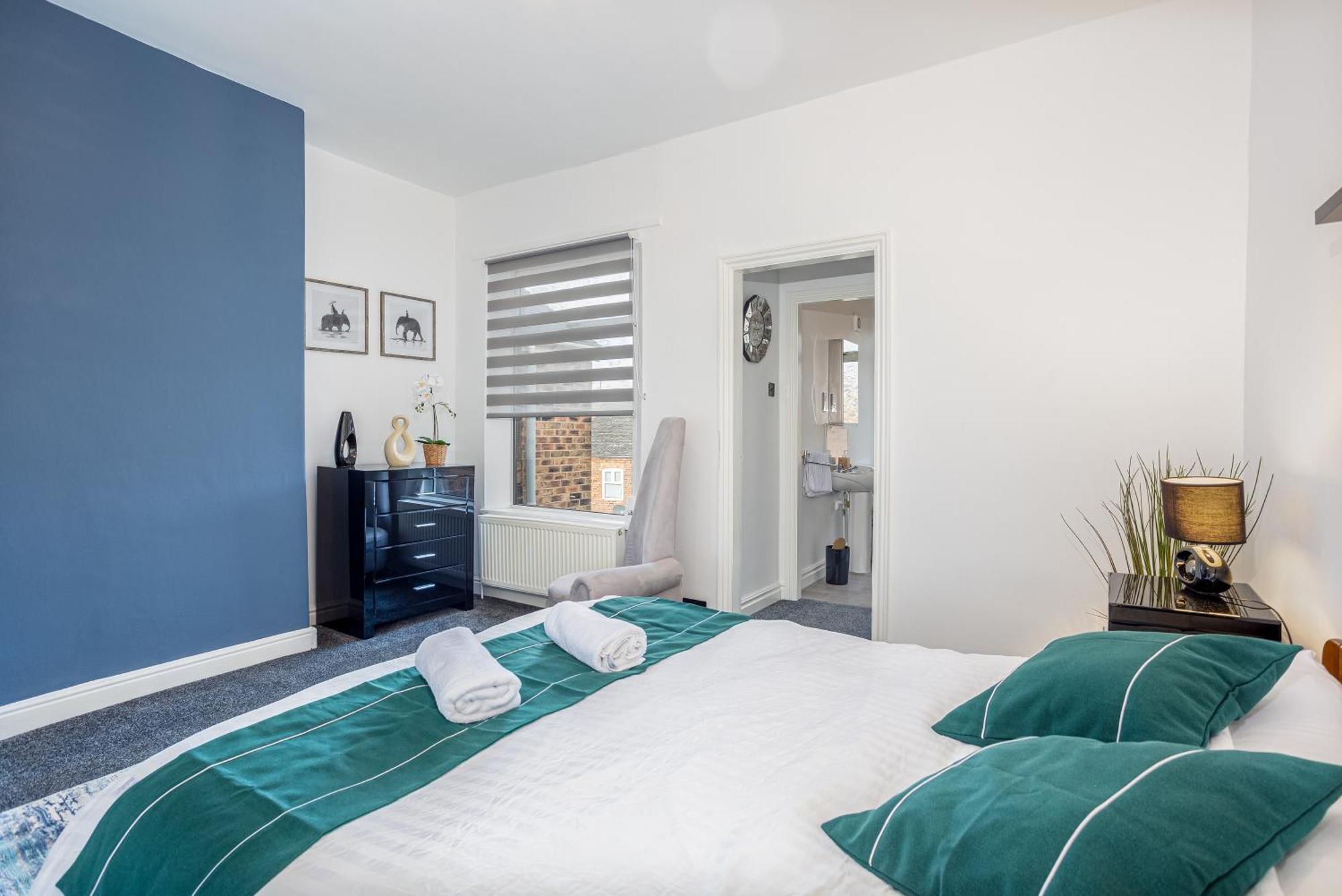 Coronation House By Yourstays - 3 Bedroom House In Newcastle-Under-Lyme Stoke-on-Trent Luaran gambar