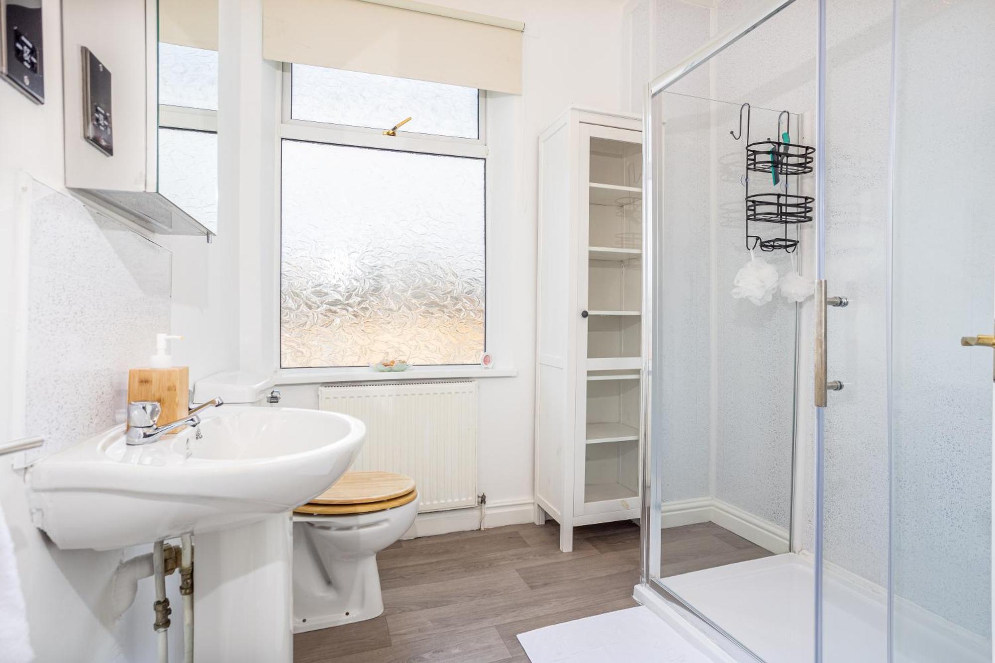 Coronation House By Yourstays - 3 Bedroom House In Newcastle-Under-Lyme Stoke-on-Trent Luaran gambar