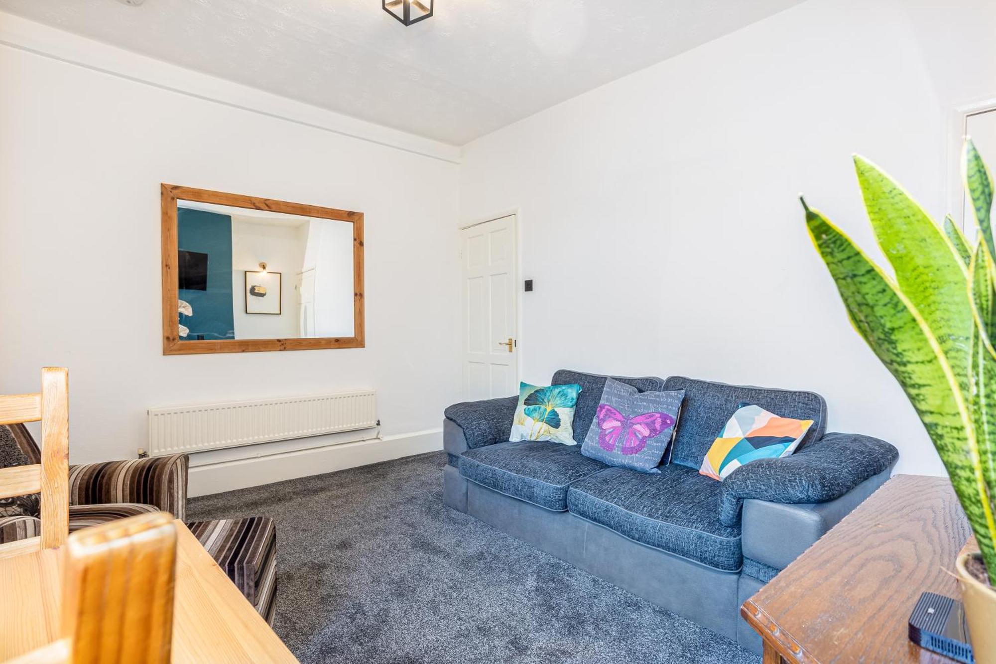 Coronation House By Yourstays - 3 Bedroom House In Newcastle-Under-Lyme Stoke-on-Trent Luaran gambar