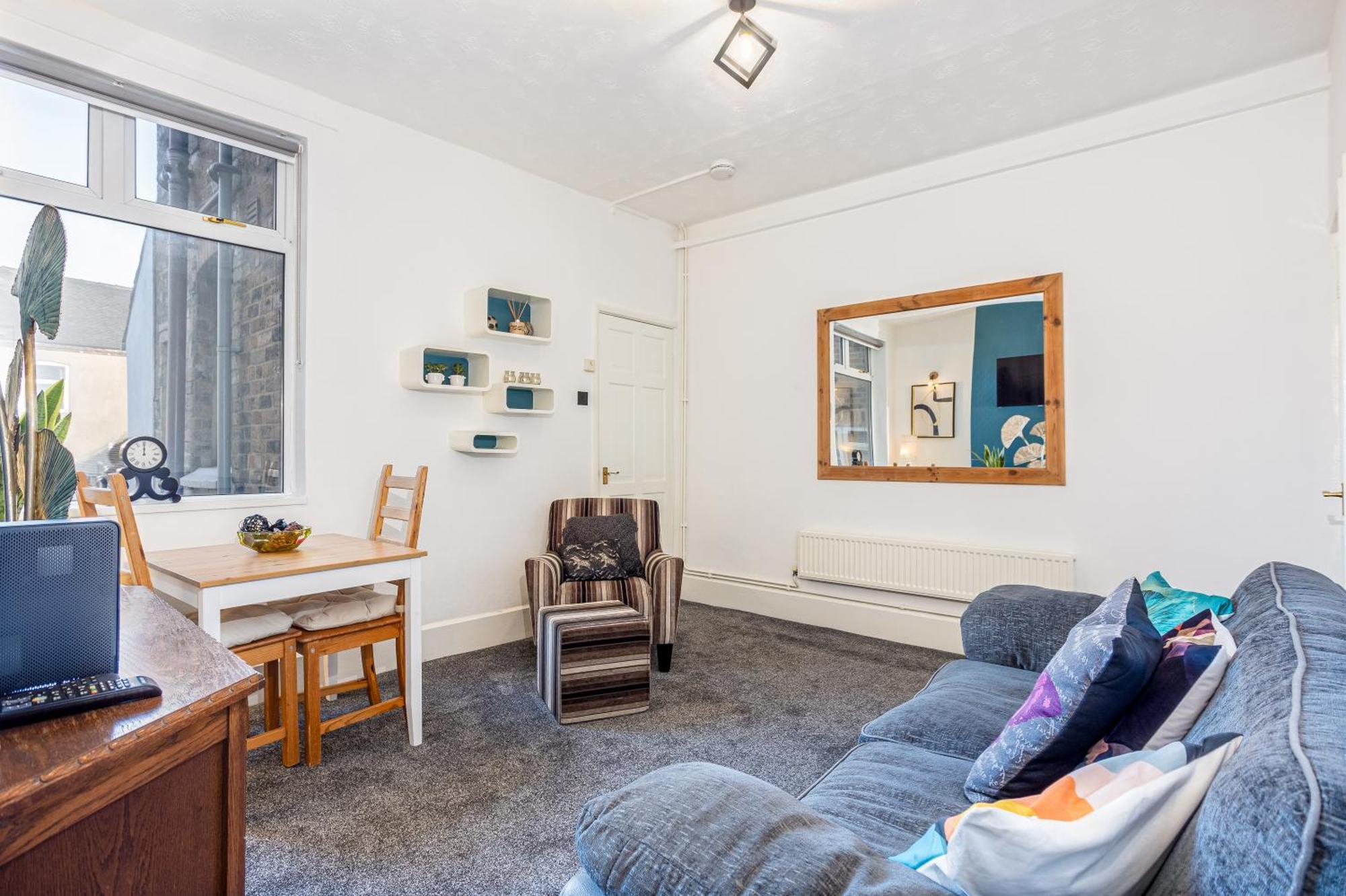Coronation House By Yourstays - 3 Bedroom House In Newcastle-Under-Lyme Stoke-on-Trent Luaran gambar